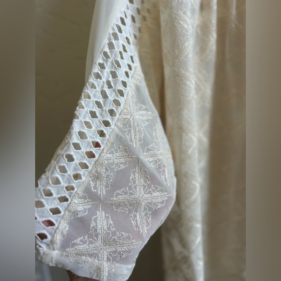 John Mark Cream Flutter Sleeve Blouse with Tie Front - Picture 3 of 6